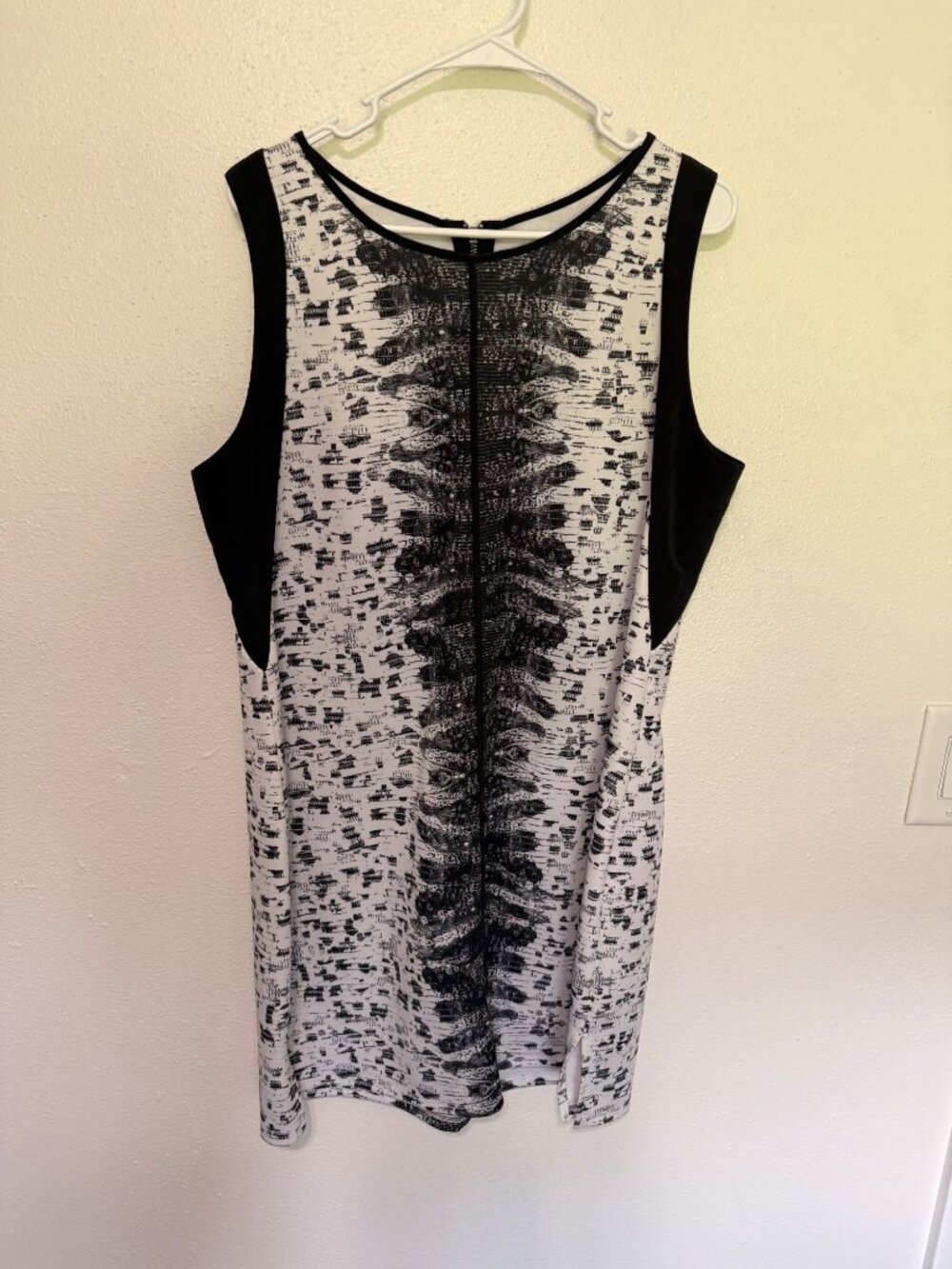 Reed Mini Dress White with Black Abstract Print Sleeveless Womans XL